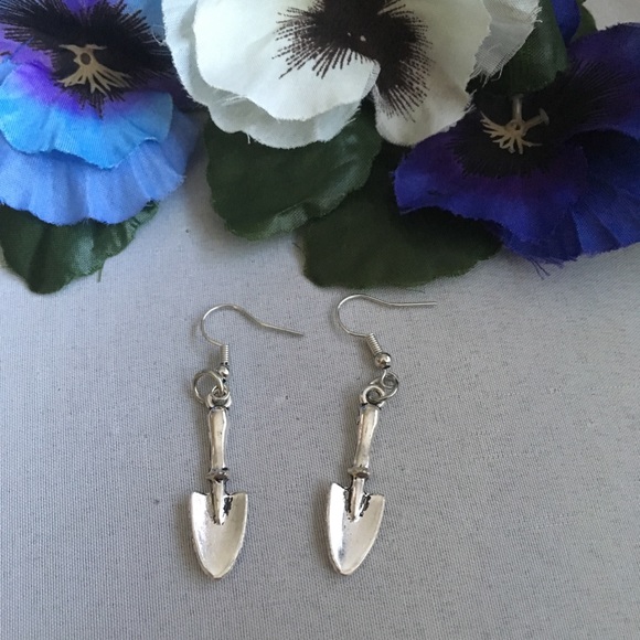 Shovel Earrings - Picture 3 of 4